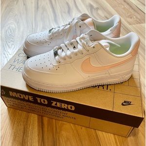 Nike Air Force 1 AF1 White/Coral 6.5 - New